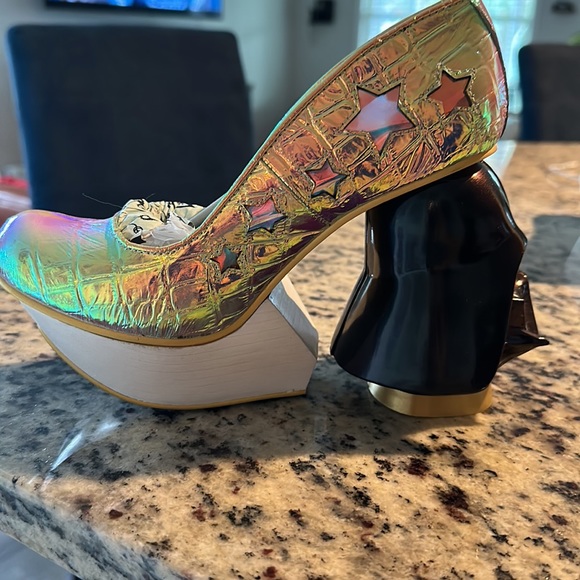 Irregular Choice iridescent Star Wars heels - Picture 4 of 10